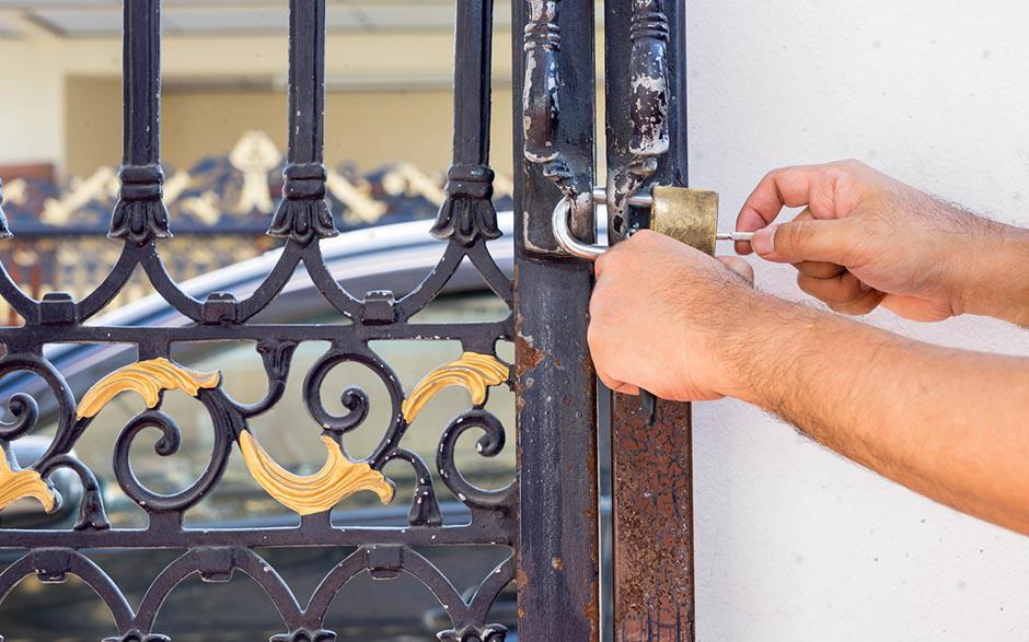 ouvrir une porte fermée à clé Paris 10