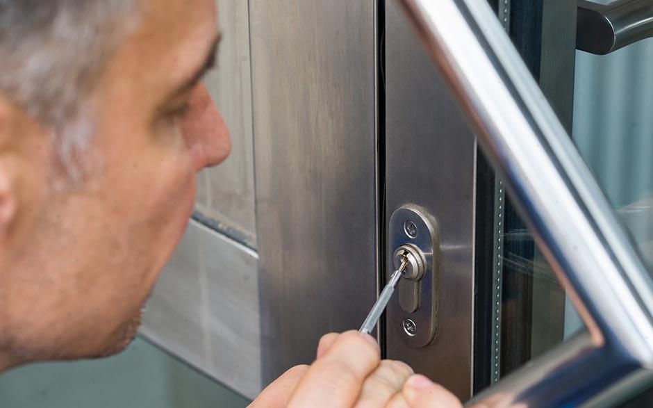 ouvrir une porte Paris 10